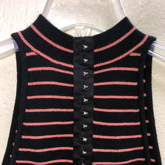 Victoria's Secret Tank - Size S - NWT - Picture 3 of 9